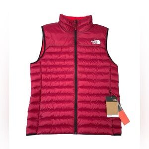 NWT The North Face Men’s Terra Peak Vest Small Beetroot Red ThermoBall Packable